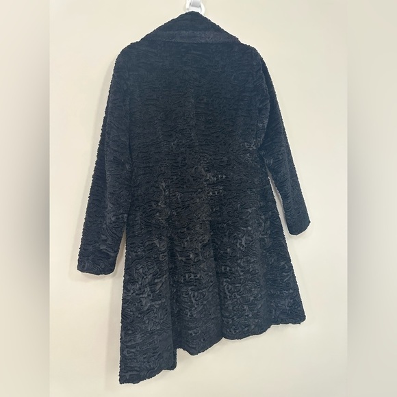 VINTAGE 90’s/Y2K faux Persian shearling BEBE 
Coat size Small
Satin lined 
EUC - Picture 12 of 14